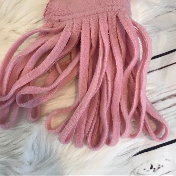 Pink scarf with hoop fringes - Picture 2 of 5